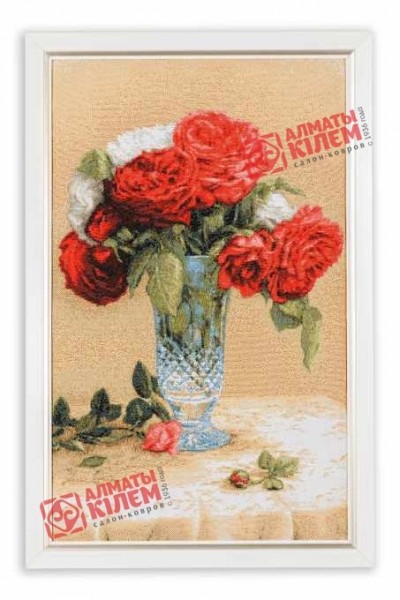 Гобелен "Красные розы" (багет-белый)
