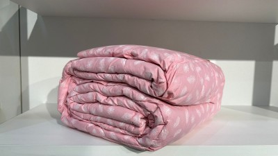 Одеяло стеганное овечье (цвет розовый)