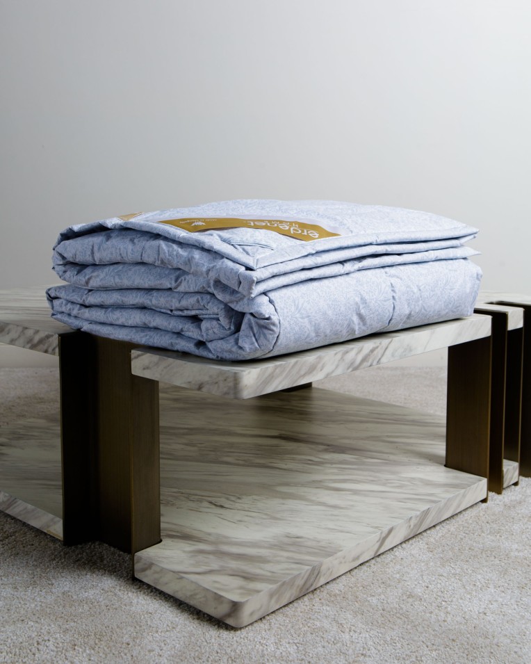 Одеяло стеганное верблюжье (цвет белый(осн.)/голубой) лучшего качества