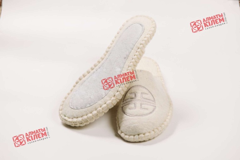Тапочки войлочные (цвет белый) недорого в Алматы